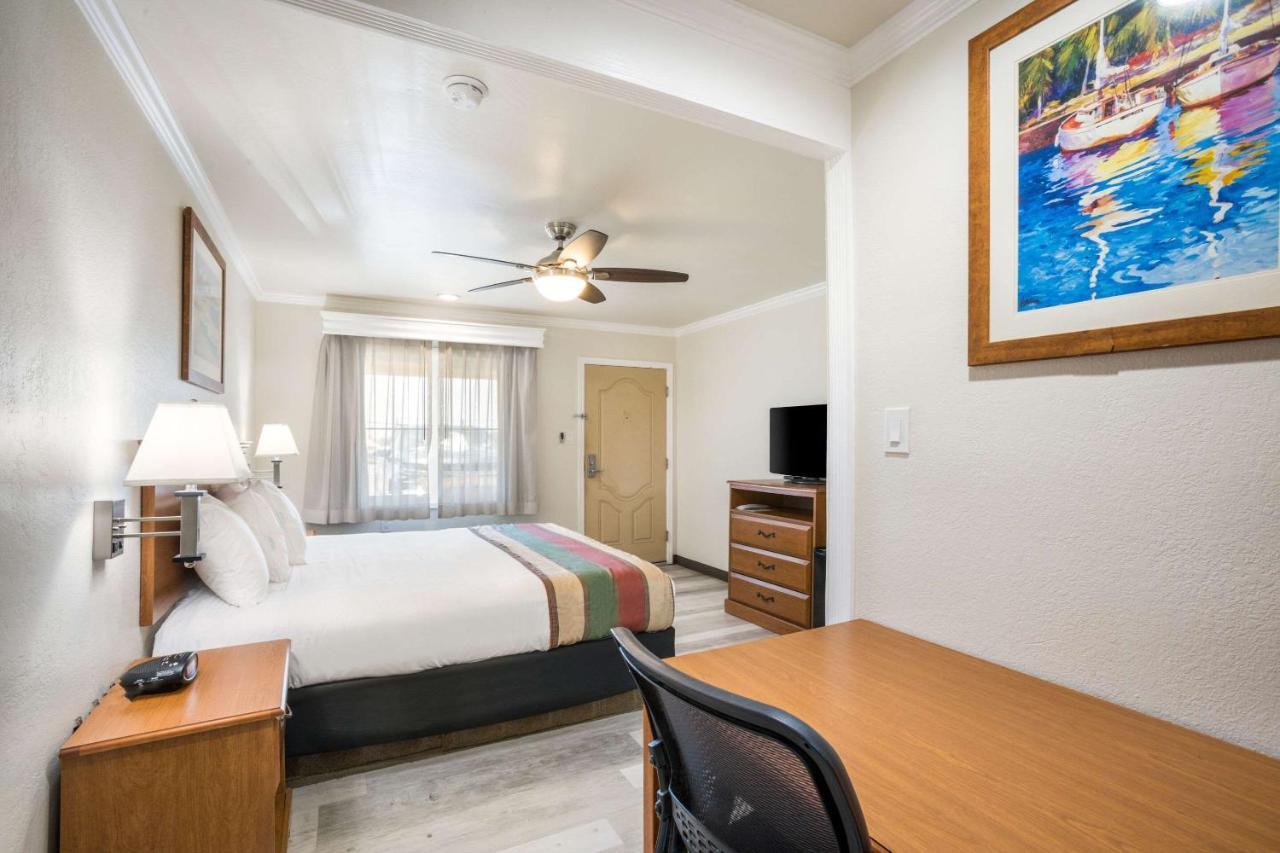 Rodeway Inn At מורו ביי מראה חיצוני תמונה